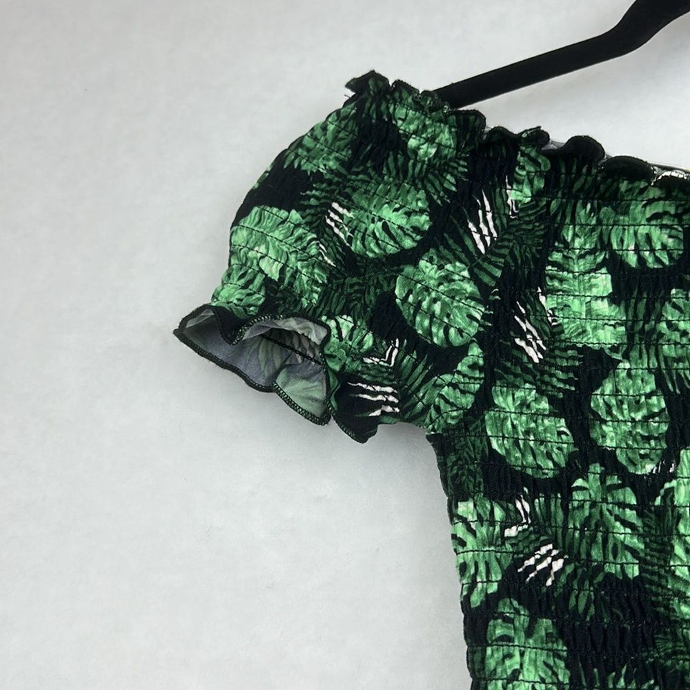 Green Floral Print Off the Shoulder Smocked Copped shirt Sz M - Picture 3 of 7